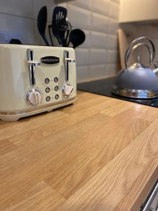 Cosy Tower Bridge Hideaway - Ground Floor Apartment London