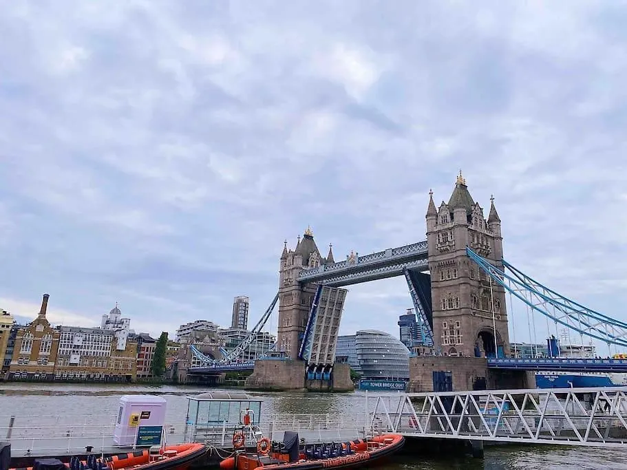 Cosy Tower Bridge Hideaway - Ground Floor Apartment London