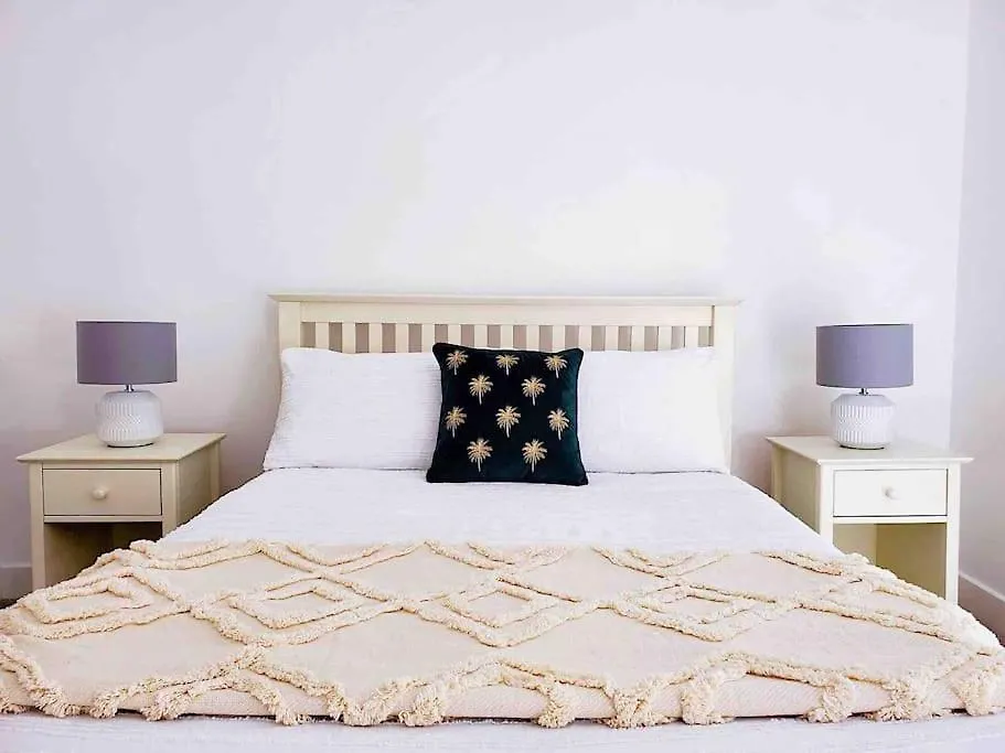 Cosy Tower Bridge Hideaway - Ground Floor Apartment London